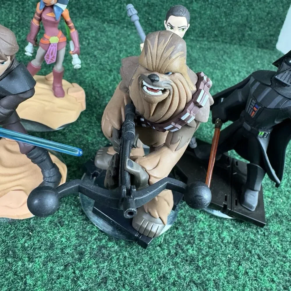 Lot of 12 Disney Infinity Star Wars Characters - Darth Vader, Chewbacca, Yoda